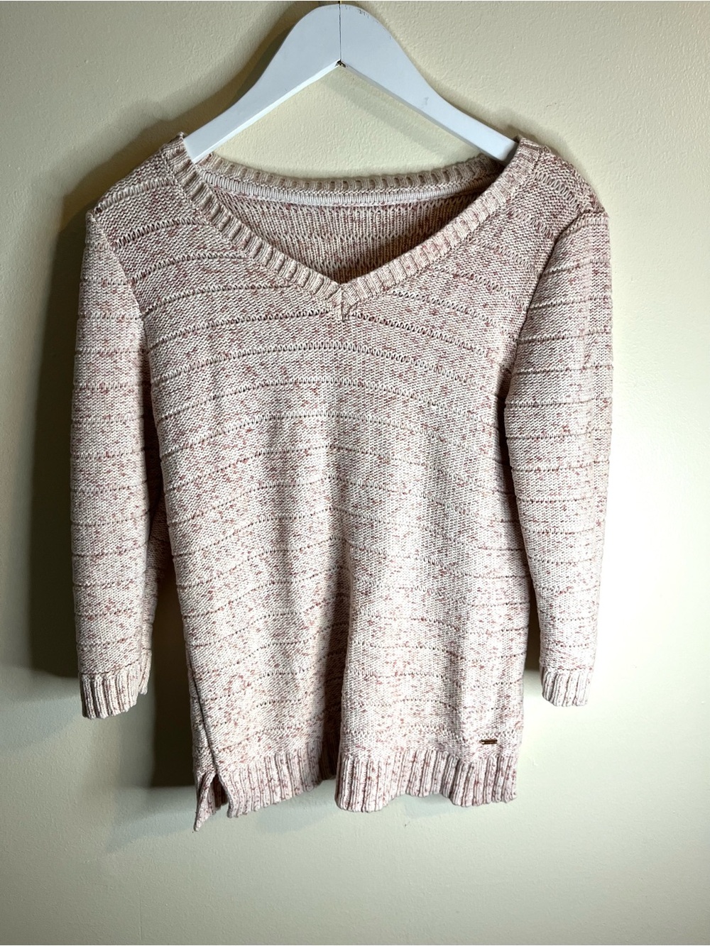 Tommy Hilfiger Women's V-Neck Marled Pink Cream Sweater